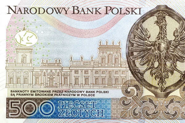 Nadir bulunan bir Polonya PLN 500 banknotunun arka tarafındaki makro fotoğraf, yazıtlara yakın plan..