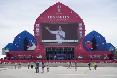 Rostov on Don, Rusya Federasyonu-Haziran 16,2018: FIFA Dünya Kupası 2018 Tiyatro Meydanı, fan bölgenin. İlk ziyaret edenler