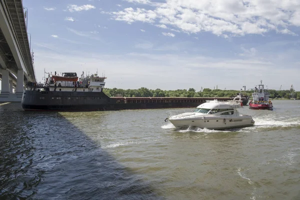 Rostov Don Rusia Junio 2018 Cableado Del Barco Bajo Puente — Foto de Stock