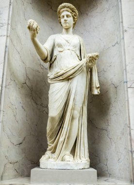  Paris; Fransa-Mayıs 03; 2017: Flora; Mermer. Louvre