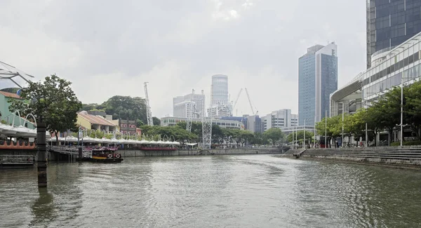 Singapur Singapur Sierpień 2018 Widok Nasypu Północnej Boat Quay Ludzie — Zdjęcie stockowe