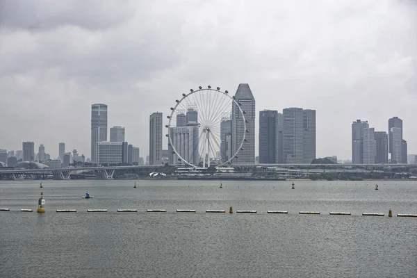 Singapur Singapur Sierpień 2018 Singapore Flyer Osiąga Wysokość Piętrowy Budynek — Zdjęcie stockowe