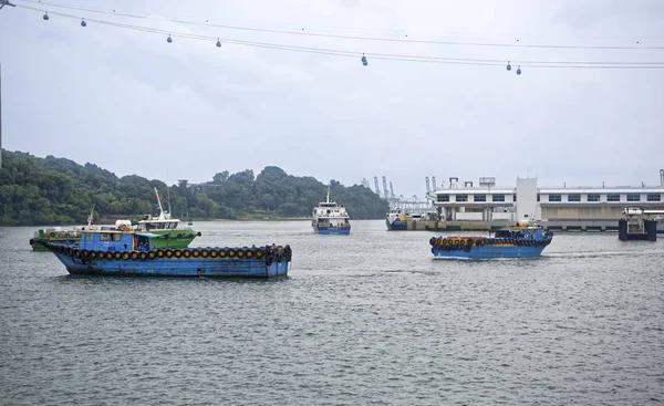  Singapore, Singapur-08 Ağustos 2018: Görünüm Sentosa ağ geçidi üzerinden Singapur Boğazı