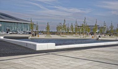  Rostov on Don, Rusya Federasyonu - Eylül 30,2018: Havaalanı Platov, uçuşlar için hazırlanıyor Dünya Kupası 2018.Passengers için inşa edilmiş. Yolcu uçuşları için hazırlanıyorlar. Araçlar bölge hareket ediyor