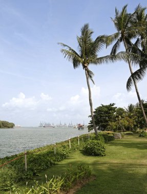  Singapore, Singapur-10 Ağustos 2018: Görünüm Singapur Boğazı Sentosa adasının Siloso Beach