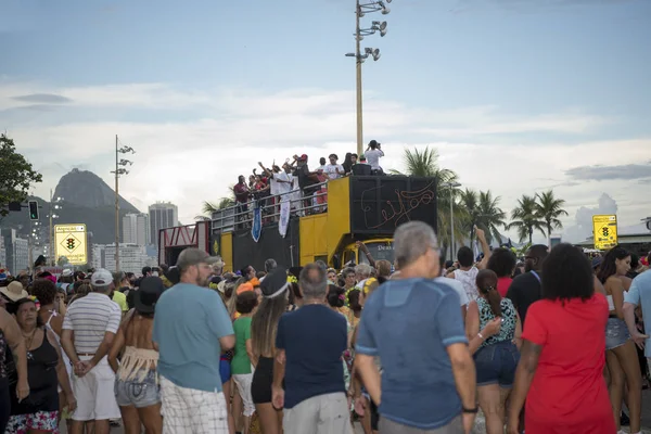 Festivities during the carnival on Copacabana — Stock Photo, Image