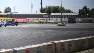  Rostov-on-Don, Rusya -16 Haziran 2019 : Drifting yarışması. İzleyiciler keyifle izliyor