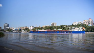  Gemi Don nehri boyunca gitmek