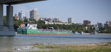  Gemi Don nehri boyunca gitmek