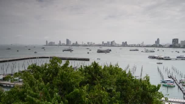 Pattaya Tailândia Vista Para Estrada Praia Navios Estão Ancorados Baía — Vídeo de Stock