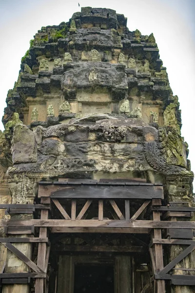 Angkor Wat es el templo más grande del mundo (Camboya, 2019) ). — Foto de Stock