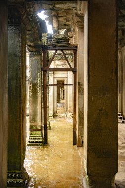 Angkor Wat dünyanın en büyük tapınağıdır (Kamboçya, 2019). 