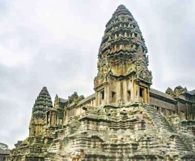 Angkor Wat dünyanın en büyük tapınağıdır (Kamboçya, 2019). 