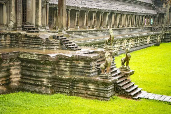 Angkor Wat es el templo más grande del mundo (Camboya, 2019) ). — Foto de Stock