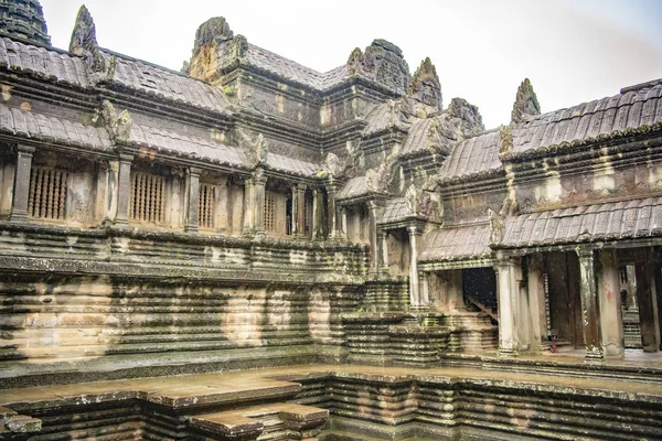 Ο Άνγκορ Βατ είναι ο μεγαλύτερος ναός στον κόσμο (Καμπότζη, 2019). — Φωτογραφία Αρχείου