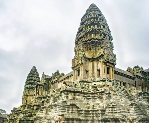 Angkor Wat es el templo más grande del mundo (Camboya, 2019) ). — Foto de Stock