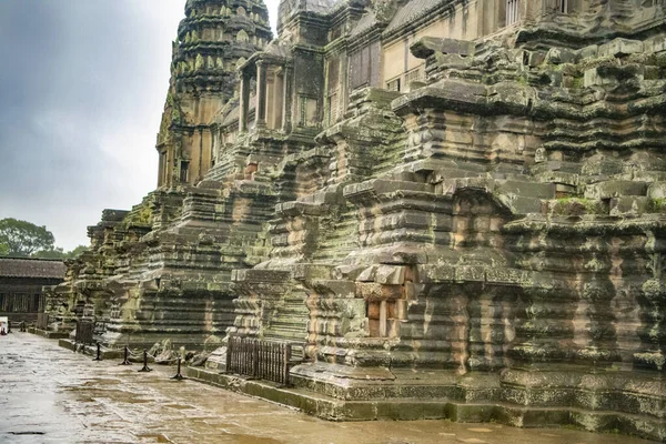 吴哥窟是世界上最大的寺庙（柬埔寨，2019年）). — 图库照片