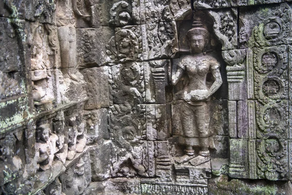 Та prohm ist der größte Tempel, es regnet in der Regenzeit. — Stockfoto