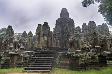  Angkor Thom 'un merkez tapınağında, 12. yüzyılın sonlarında.