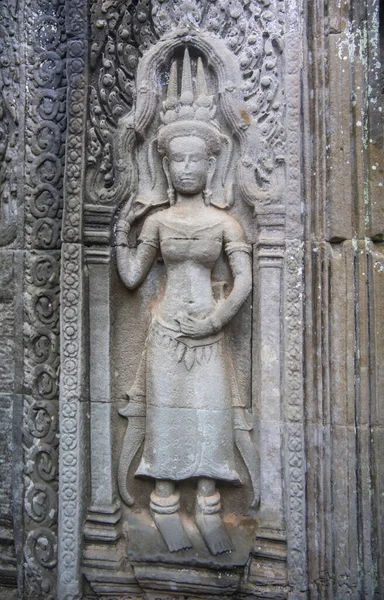 Lopulta Prohm on temppeli, sataa sateisena vuodenaikana.Prese — kuvapankkivalokuva