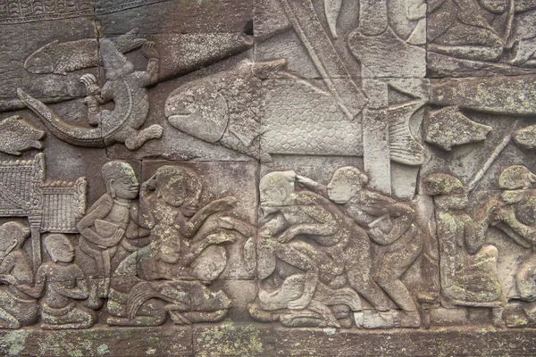 Bayon el templo central de Angkor Thom, finales del siglo XII. Bas — Foto de Stock