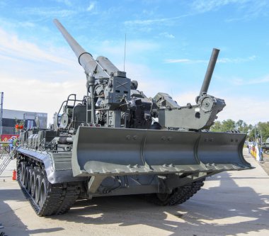  Rostov-on-Don, Rusya - 28 Ağustos 2020: 203 Otomatik top 2S7 