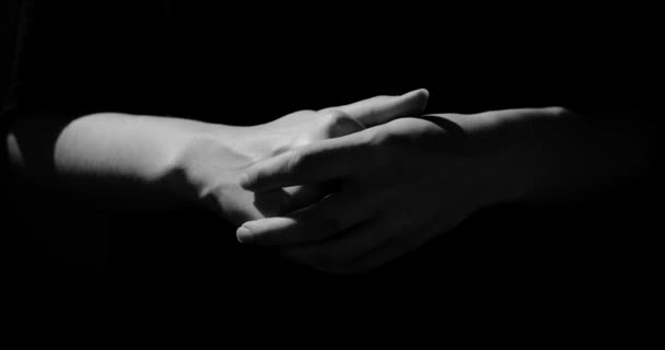 Händerna Nervösa Svart Bakgrund Abstraktion Videoklipp
