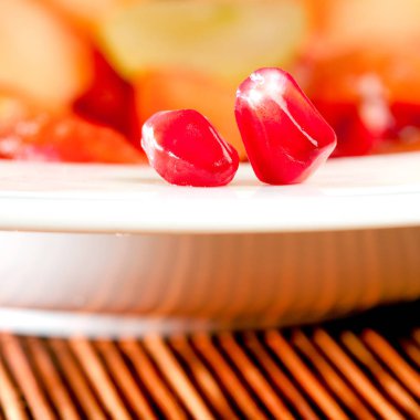 Nar çukurlar doğal arka plan ile