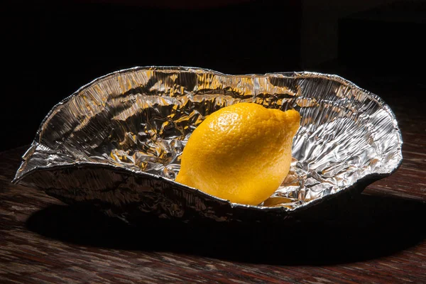 bir limon gümüş alüminyum folyo