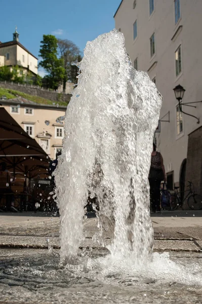 Salzburgo Fonte Cidade Refrescante Quando Está Quente Verão — Fotografia de Stock