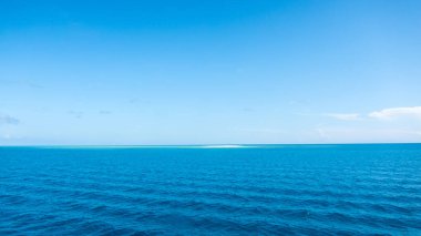 mavi okyanusta küçük bir ada, bir rüya