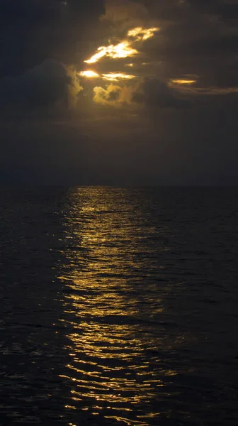 Atmósfera Muy Oscura Del Mar Atardecer — Foto de Stock