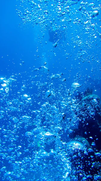 Burbujas Aire Buceador Agua Azul Oscura — Foto de Stock