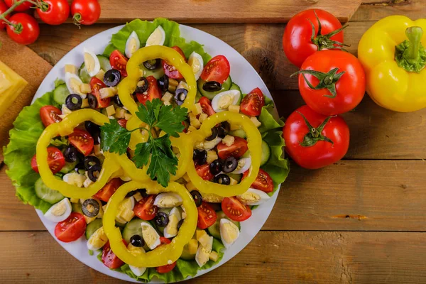 Groente Salade Met Cherry Tomaten Olijven Kaas Gele Sambal — Stockfoto
