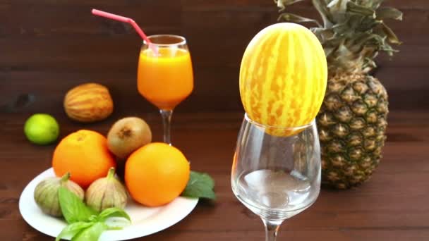 Piatto Bianco Sono Vietnamiti Melone Succo Frutta Fichi Arance Ananas — Video Stock