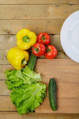 Sebze salatası peynir ve Bıldırcın yumurta