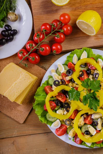 Groente Salade Met Kaas Kwartel Eieren — Stockfoto