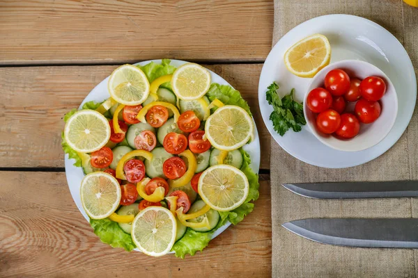 Sobre Fondo Madera Hay Platos Con Verduras — Foto de Stock