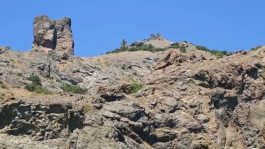 Gemiden kayalık sahil görüntülemek