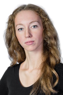 Genç sarışın kız portresi. yakın çekim.