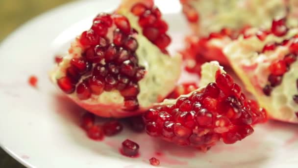 Broken Pomegranate Fruit White Plate Close — Stock Video