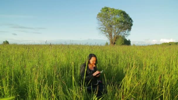 Young Woman Working Tablet Park She Sitting Green Grass — Stock Video