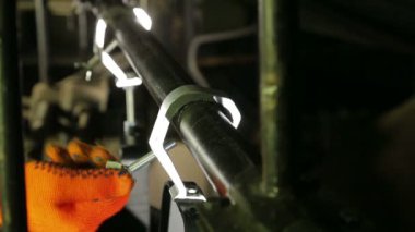 Çakmağı profil spot kelepçe vida unscrews. yan görünüm