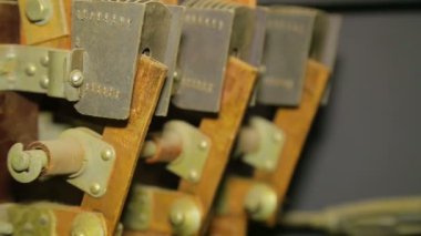Elektrik kontağı bastırıcılarının denetim Oda bölme içinde bir geçiş panosu içinde Ark