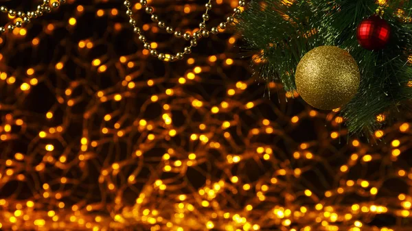 Bokeh Weihnachten Neujahr Hintergrund von goldenen Lichtern auf schwarz in der Ecke eines Weihnachtsbaumzweiges mit einer Kugel. — Stockfoto