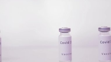 Aşı için koronavirüse karşı aşı yapılıyor.