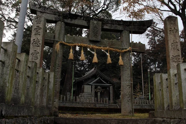 Перевод Uchino Oimatsu Shrine Иидзуке Фукуока Япония Безмятежно Будто Вовсе — стоковое фото