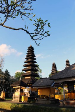 Pura Ayun Tapınağı ve Bahçe karmaşık çevresinde. Huzurlu ve sakin. PC çekilmiş Bali - Temmuz 2018.