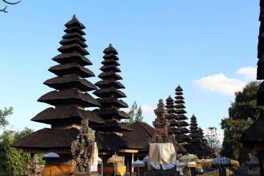 Pura Ayun Tapınağı ve Bahçe karmaşık çevresinde. Huzurlu ve sakin. PC çekilmiş Bali - Temmuz 2018.