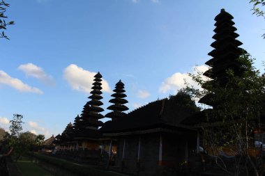 Pura Ayun Tapınağı ve Bahçe karmaşık çevresinde. Huzurlu ve sakin. PIC çekilmiş Bali - Temmuz 2018.